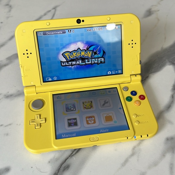 New Nintendo 3DS XL Pikachu Edition - Picture 3 of 8